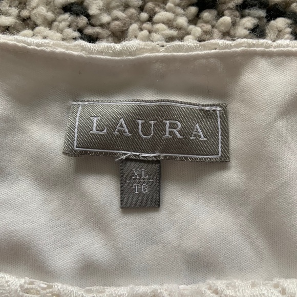 White lace blouse with open shoulder - Picture 3 of 5